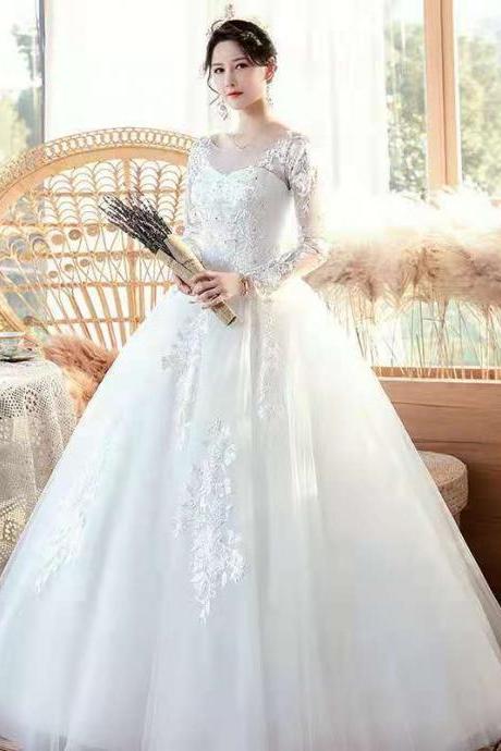 long sleeves wedding dress with long train Princess wedding dress 3D lace applique dress