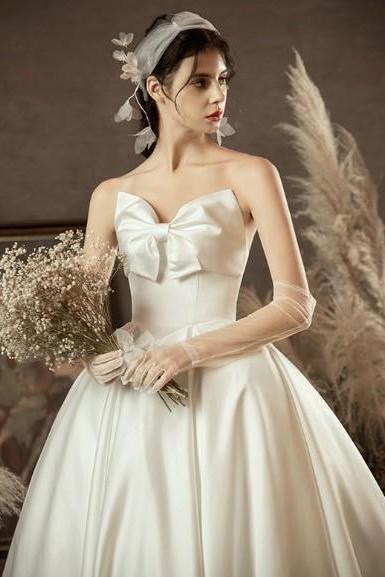 Simple handmade wedding bow sleeveless gown long floor-length puffy dress/wedding dress